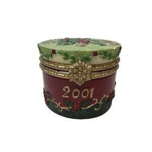 Dillards 2001 Collectible Hinged Trinket Box Resin Holly Berries Christmas